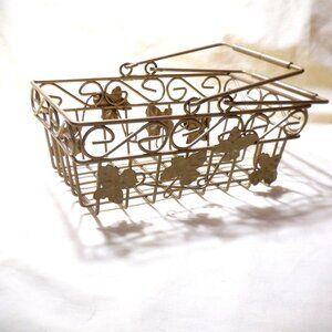 Brand New ~~~ Gold METAL with Leaf Trim BASKET / Handles ~~~